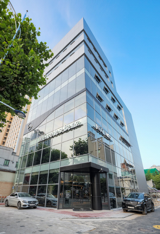 메르세데스-벤츠 마포전시장 전경. <메르세데스-벤츠코리아 제공>